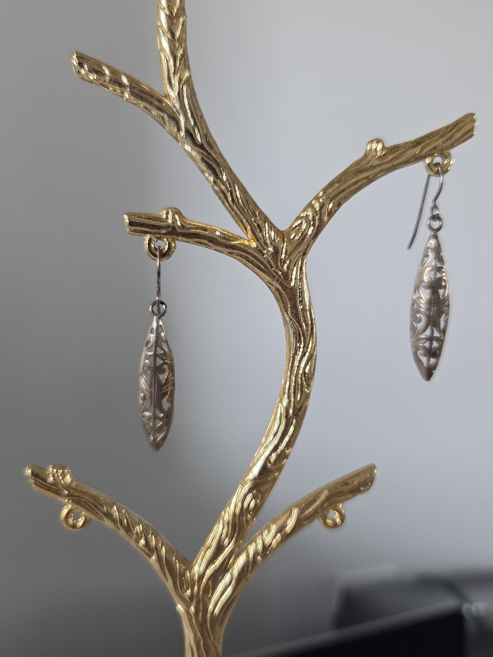 Elegant Silver-Tone Filigree Drop Earrings - Classic Women Jewelry